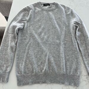 Bloomingdale’s The Men’s Store 100% cashmere sweater M grey